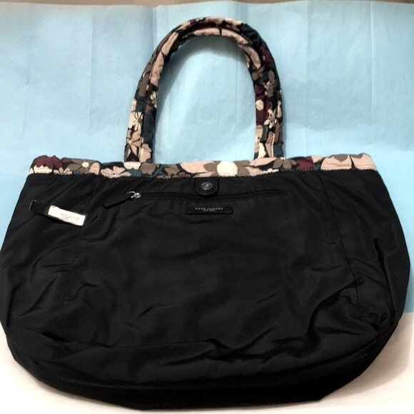 Marc Jacobs Quilted Flower Floral Tote Bag
Professionally Cleaned EUC - Picture 10 of 12